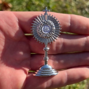 Silver Monstrance Catholic Church Jesus Christ Eucharistic Adoration