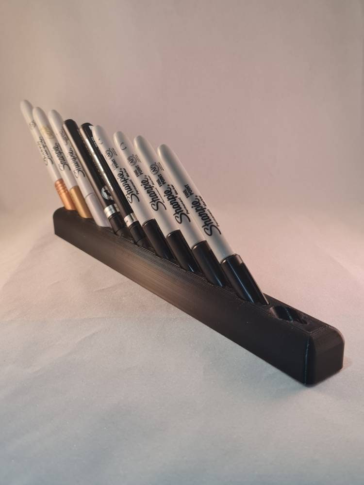 3D file Zigzag Rows Pen&Sharpie Holder Stl File, For 36 Sharpies
