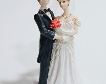 Vintage Bride and Groom Figurine/Wedding Cake Topper Poly Resin