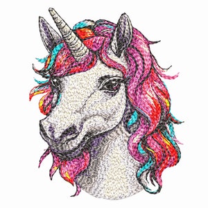 Pode incluir: Uma cabeça de unicórnio branca com um chifre longo e espiralado. A crina do unicórnio é uma mistura de rosa, vermelho, azul e amarelo.