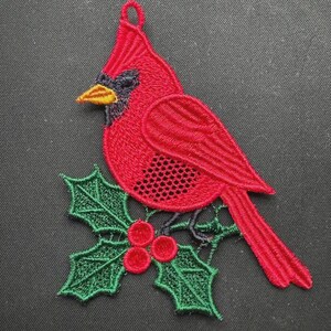 FSL Cardinal rouge. Motifs de broderie Machine oiseaux d'hiver. Décoration d'arbre de Noël. Cerceau 5x7. Téléchargement instantané. PSE et autres formats. image 6