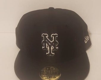 New York Yankees fitted hat. NEW!