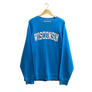 Vintage Wisconsin University Sweatshirt Wisconsin Badgers Crewneck Wisconsin Sweater Pullover Jumper Spell Out Print Logo Flower Blue Xlarge