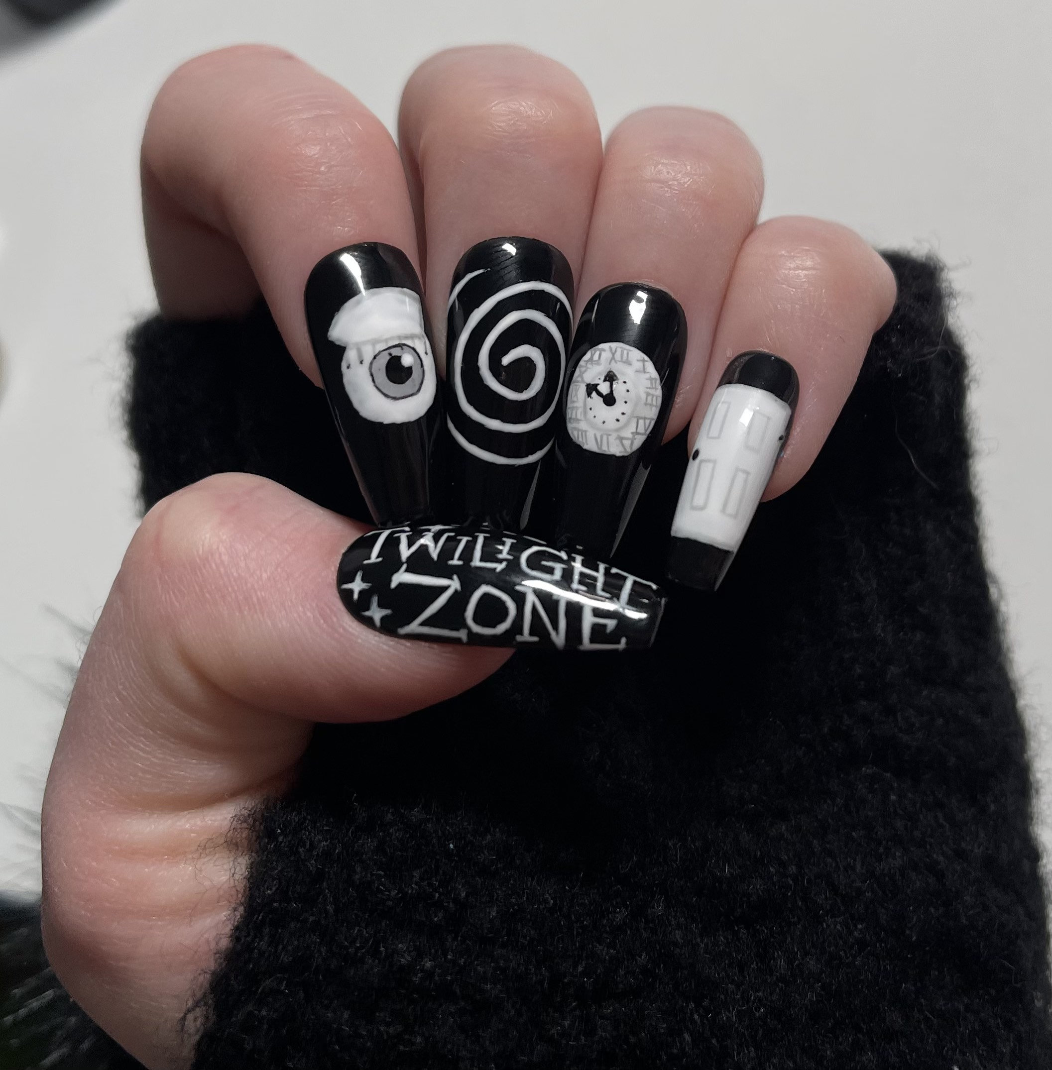 Into the Twilight Zone Nails/black & White/halloween/reusable