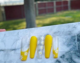 Daisy, Daisy Yellow and White nails/Reusable/Press On Nails/Gel X Apres/Fake Nails/False Nails/Long Ballerina/Handmade