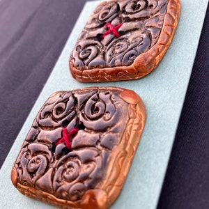 Christmas medieval/looking buttons. 1-1/4 inch square.  Great for bag or fancy costume