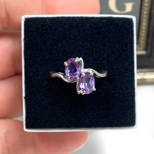 10k Solid White Gold Genuine Purple Color Changing Sapphire Estate Ring (size 6.5)