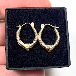 10k Solid Yellow Gold Hollow Heart Hoop Earrings (.75 inch) (.8 gram)