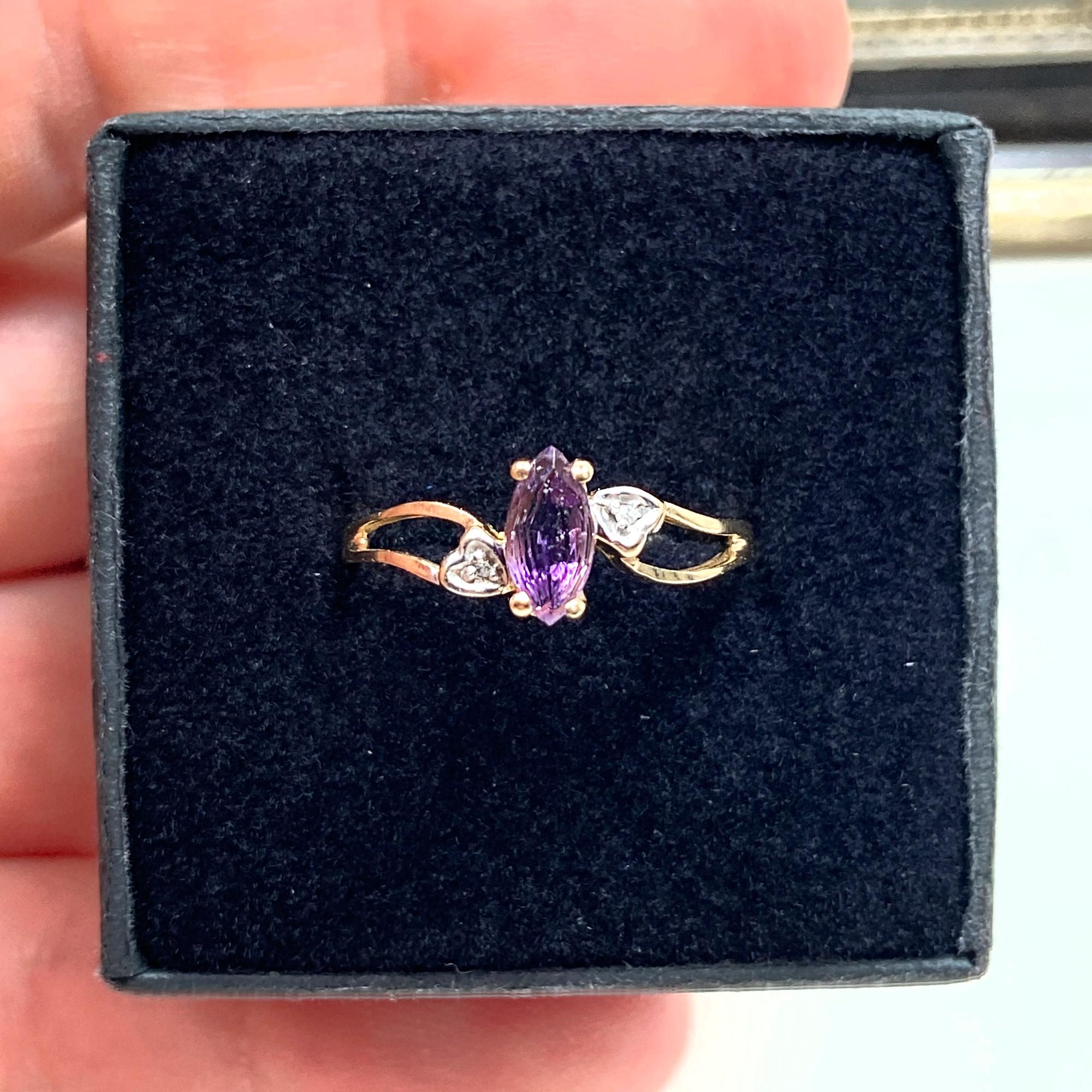 10k Solid Yellow Gold Genuine Amethyst & Diamond Estate Ring (size 7.25) (1.41g)