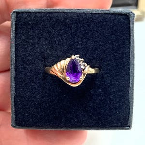 10k Solid Yellow Gold Genuine Amethyst & Diamond Estate Ring (size 5.25) (2.6g)
