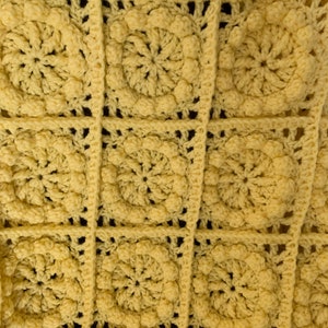 Comfy Soft Crochet Afghan/Throw/Blanket - Bobble Squares (Pale Yellow)