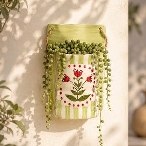 Grünes Bauernhaus Kern Keramik Wandpflanztopf mit Drainagelöchern - handbemaltes Design - Maße 18 cm x 12,5 cm x 8 cm Tiefe