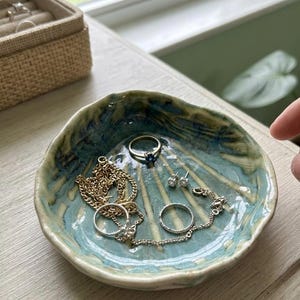 Seashell Ceramic Trinket Dish, Pottery shell hermit crab feeding dish  (8-9 cm dia)