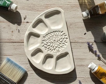 Medium lotus engraved ceramic palette  -  by Mytinyjournal.co