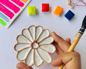 Daisy Ceramic Palette -  Artist gift - FLower paint palette  - Mixing tray - Paint Palette- - Handmade Watercolor PALETEE