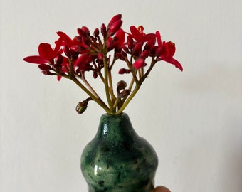 Miniature ceramic vase - Mini ceramic bud vase - Raku ceramic vase - Ceramic home decor - handmade ceramic vase - dollhouse ceramic vase