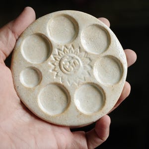 6 wells “OM” speckled ceramic Palette , travel palette, Ceramic Palette - Stoneware palette - Paint palette for artists , Art supplies