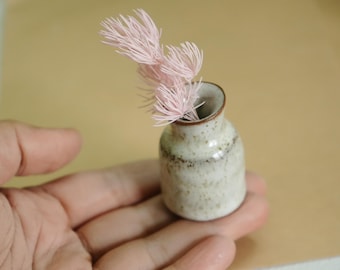 Rustic Speckled mini Ceramic bud vase - Spring vase decor - Ikebana flower vase - Free dry flowers with vase