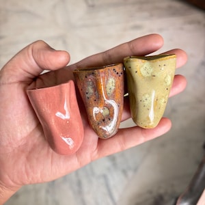Cute mystery assorted wobbly Ceramic pot fridge magnet , mystery ceramic fridge magnet budvase, 5-6 cm, kitchen gift image 12