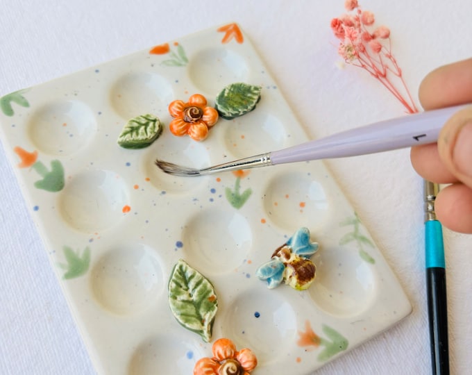 Organic leaf - flower ceramic palette - 12 wells handmade watercolor palette - Artist gift, Art supplies