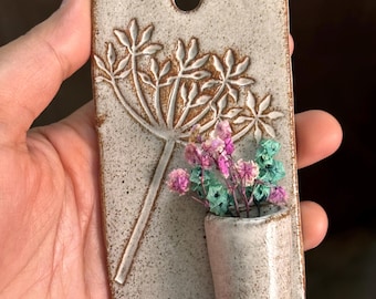 Gespikkelde bloemen keramische vaas wanddecoratie - bloemenimpressie - voor droge bloemknoppen (geen gaten) 10-11 cm, glanzende afwerking