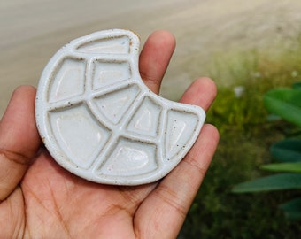 Tiny moon Ceramic Palette -Moon Handmade Mixing Palette- Moon Paint Palette - Gift for artist - Travel palette - moon Mother’s Day gift