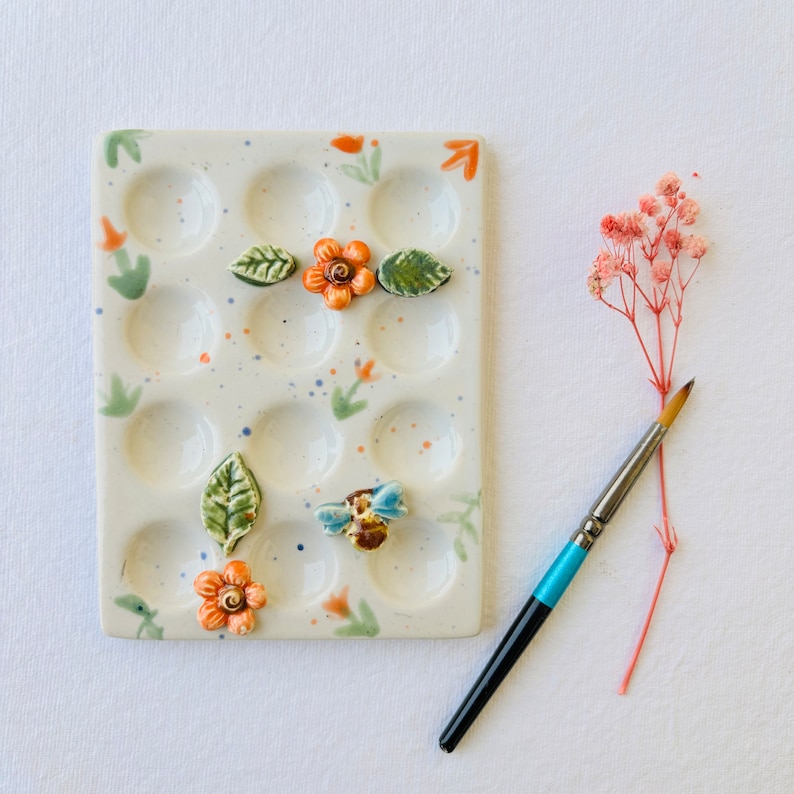 Organic leaf - flower ceramic palette - 12 wells handmade watercolor palette - Artist gift, Cute palette