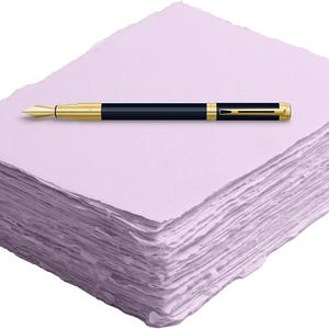 Hojas de papel de algodón hechas a mano, color morado, de 6 x 6 pulgadas, con bordes deshilachados, paquete de 20. Ideal para hacer sobres, álbumes de recortes, origami, tarjetas de menú y manualidades.