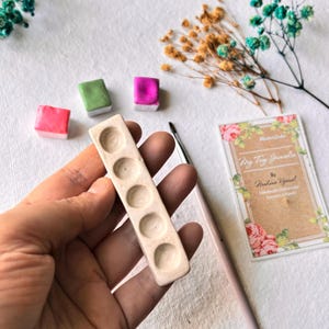 Tiny Ceramic Palette 5 wells - miniature Travel Art Palette , palette - Gift for Artist - watercolor painting set, travel palette, urban art