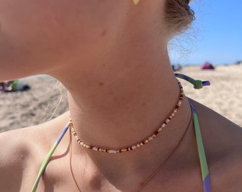 Choker mit Braun, Gold & weißen Perlen