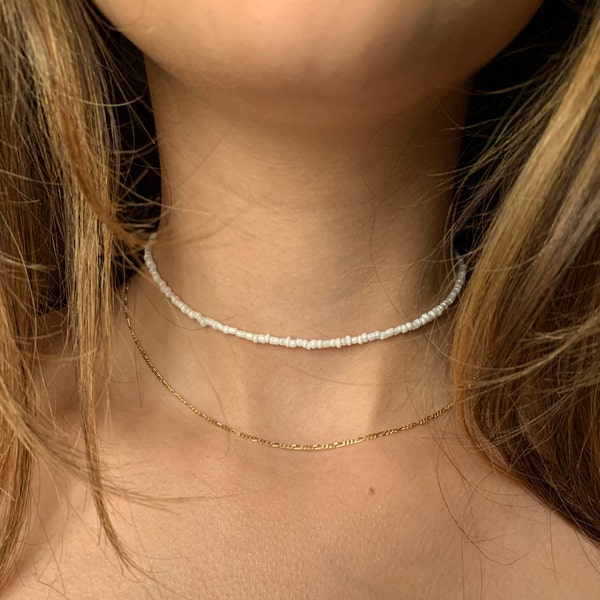 White pearl choker