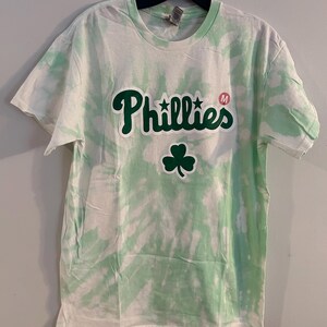 Size M- mint phillies tshirt