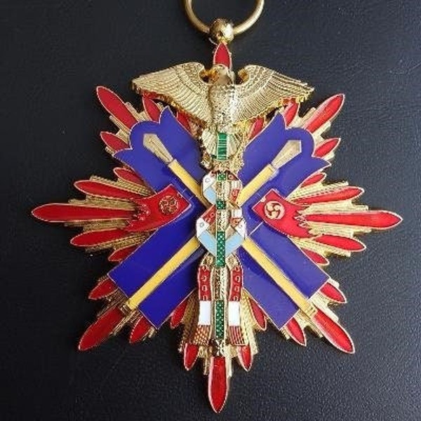 JAPANSE Orde van de Gouden Vlieger REPLICA Grootkruis Sjerp Badge 1890 - Bezoedeld
