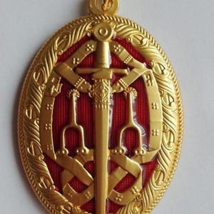 Replica British KNIGHT BACHELOR BADGE neck medal Royal Order Kt 1926