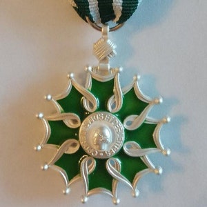 ORDER Of Arts And Letters Replica FRENCH MEDAL 1957 - Silver Tone