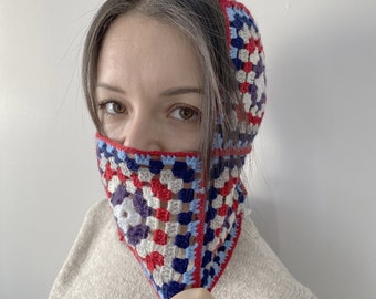 Handgestrickte Balaclava, Oma Quadrat Balaclava, Boho Bunte Unisex Balaclava, Handgefertigte Warme Wintermütze, Gehäkelter Hoodie, Geschenk für Sie