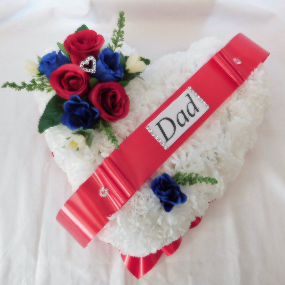 thumbnail interactive-video image 1 of Artificial Silk Funeral Tribute – 'I Love You' Heart With Flowers For Mum, Dad, Nan 1 of 4