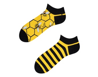 BusyBee socks | Low Bee socks | cool socks | black yellow socks | crazy socks | low socks | colorful socks | colorful socks | TODOSOCKS