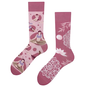 Chaussettes de yoga| Chaussettes de yoga| Cadeau pour professeur de yoga| Professeur de yoga cadeau| Cadeaux Yogis | Cadeau pour la fête des mères | Conception Namasté