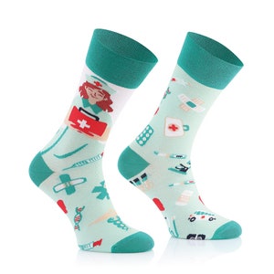 Calcetines geniales para enfermeras Regalo divertido para enfermera Regalo para hermana OP Regalo para enfermera o médico. imagen 2