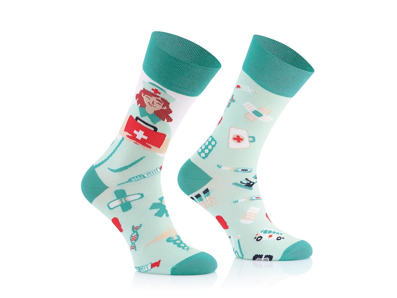 Calcetines geniales para enfermeras Regalo divertido para enfermera Regalo para hermana OP Regalo para enfermera o médico. imagen 2