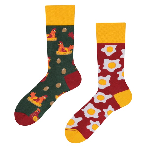 Witzige Socken mit Ei und Huhn| Socken mit süßen Hühnern Süßes Geschenk zum Muttertag| Bunte Socken| Ei und Küken| Geschenk Ostern 2024
