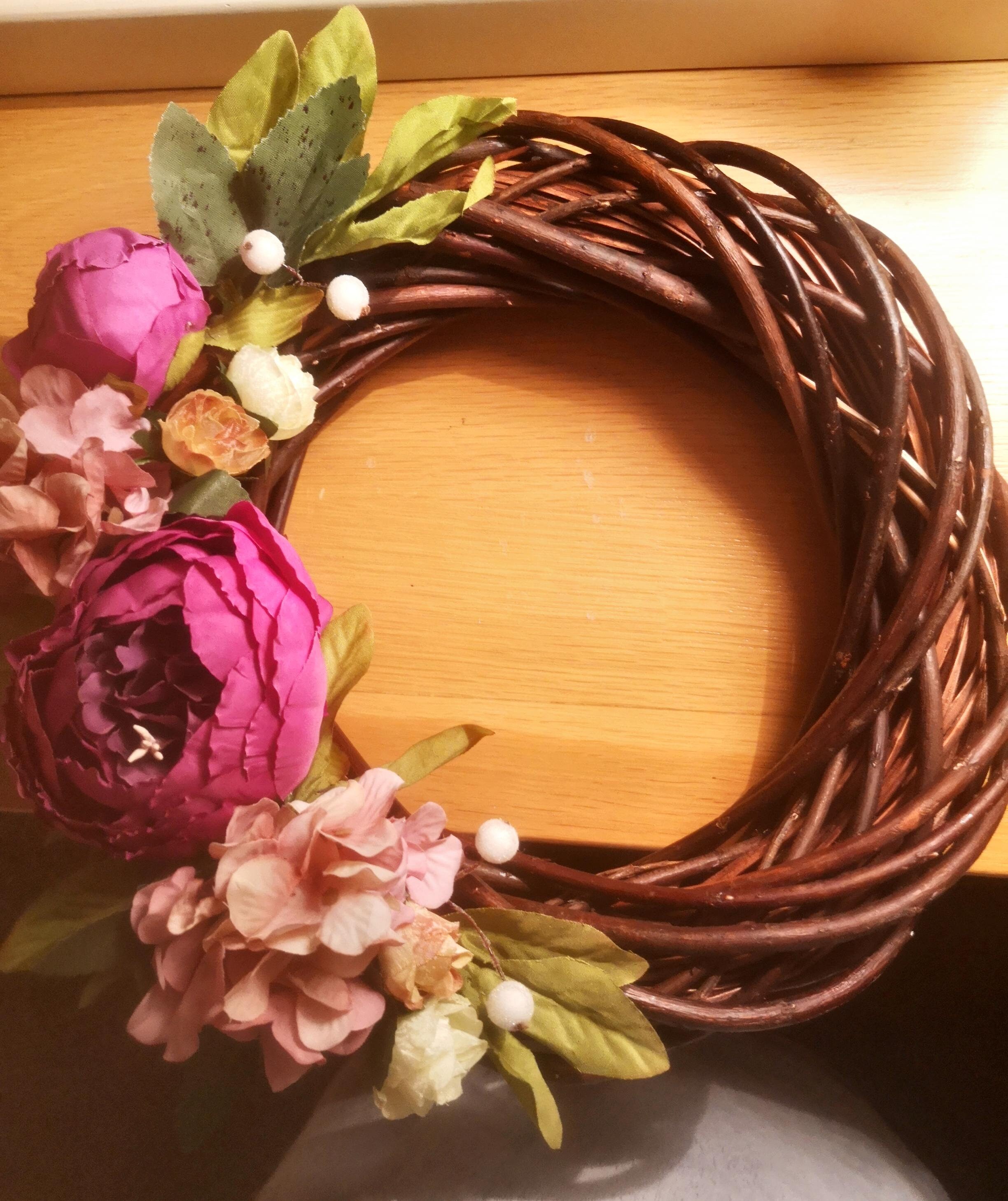 Beautiful 30cm willow wreath handmade and perfect for the new Etsy
