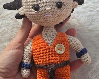 Gehäkelter Kämpfer Amigurumi aus Baumwolle | Geschenk & Dekoration | 19 cm