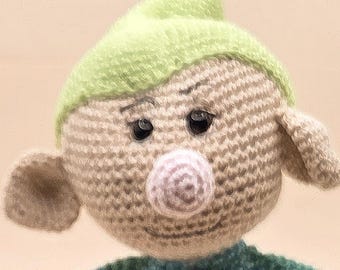 Gehäkelter Zwerg Tapsel Amigurumi aus Baumwolle | Geschenk für Märchenfans | Deko | 17 cm