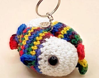 Gehäkelter Fisch-Schlüsselanhänger | Amigurumi aus Baumwolle | Sternzeichen Fische | 5 cm
