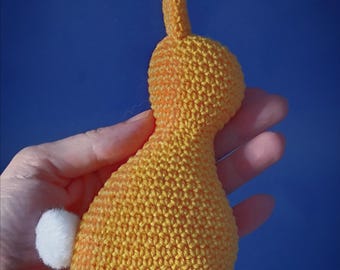 Hand-crocheted bunny – An ideal decoration option for various environments.