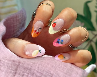Uñas postizas de frutas de verano hechas a mano, acrílicas y personalizadas.