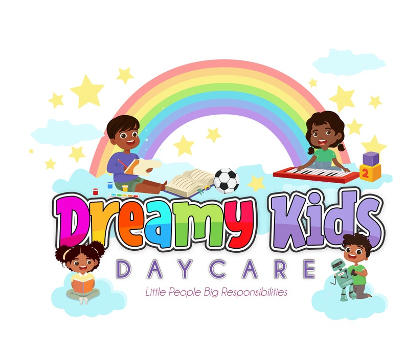 Może przedstawiać: Kolorowe logo dla żłobka o nazwie "Dreamy Kids Daycare" z hasłem "Little People Big Responsibilities". Logo przedstawia tęczę, chmury, gwiazdy i czworo dzieci bawiących się zabawkami i książkami.