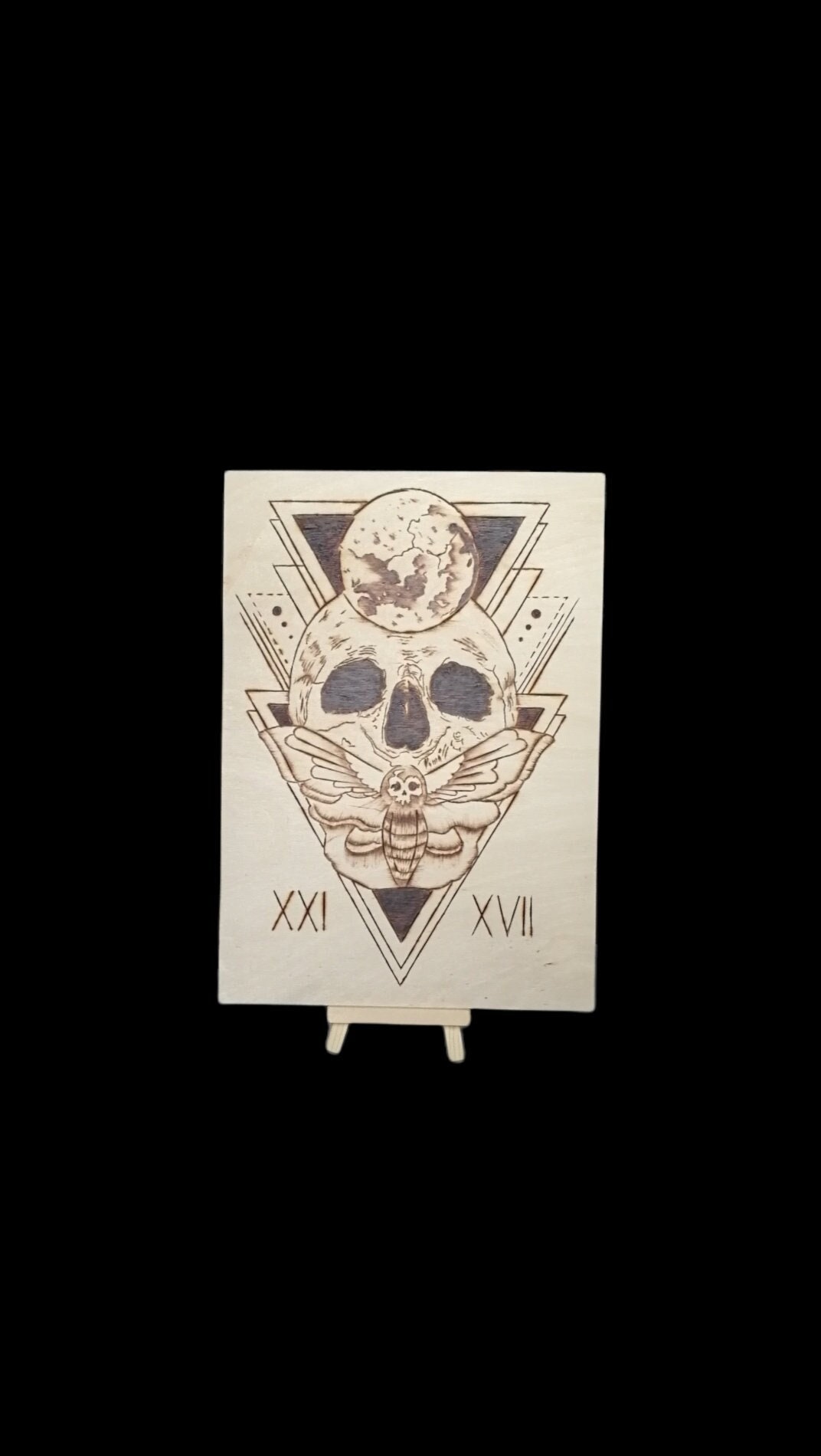 Tableau Pyrogravure Skull, Butterfly & Moon. Tête de Mort, Papillon et Lune Pyrogravé sur Planche Bo